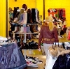 Магазины одежды и обуви в Деманске